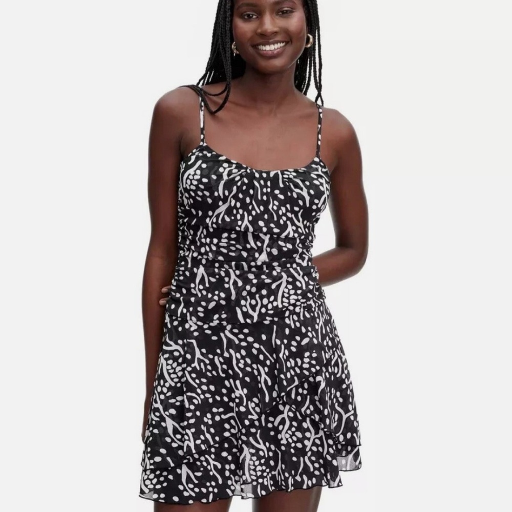 DVF Diane Von Furstenberg Black and White Patterned Dress size medium